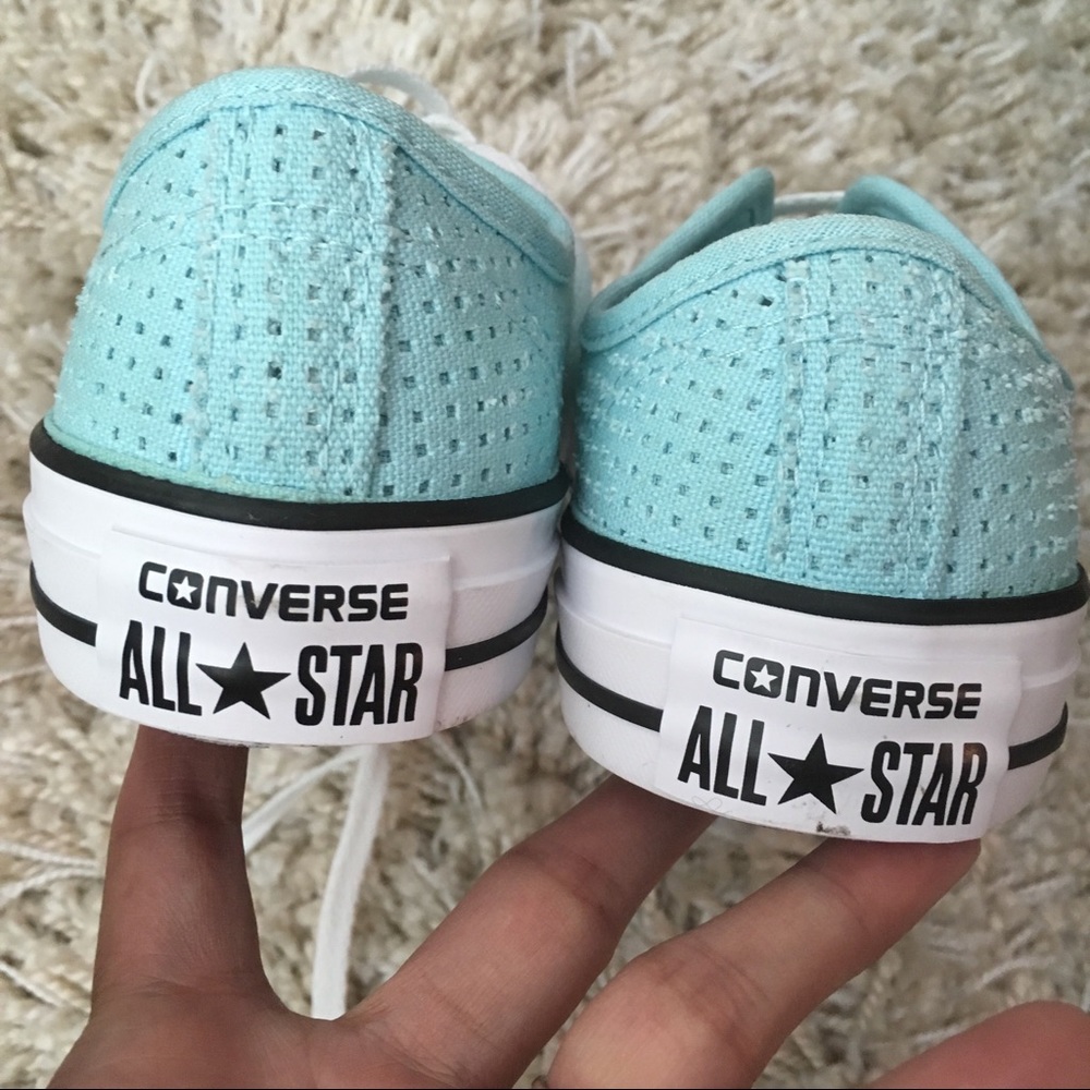 Converse sneakers women’s size 6